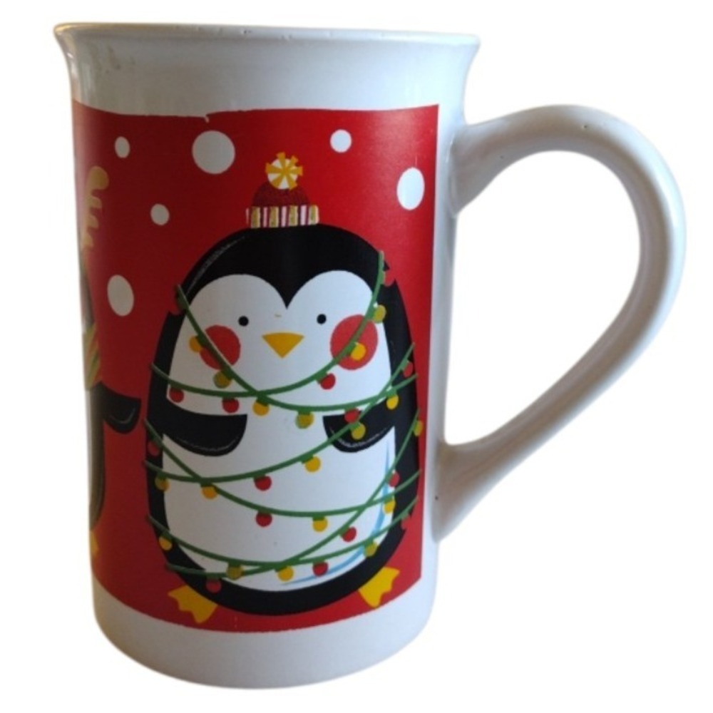 Royal Norfolk Coffee Mug‎ 12 oz. Pengiun with Christmas Lights & Mistletoe